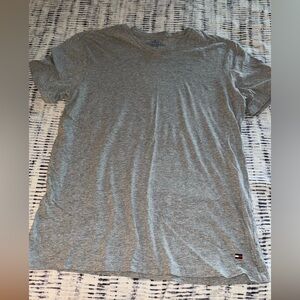 Men’s Tommy Hilfiger V-neck shirt